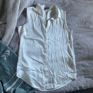 Vince Camuto button down collared tank looks like silk